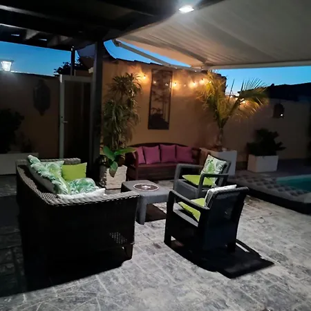 Con Piscina Privada Y Jardin Familias Y Parejas Holiday home