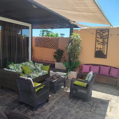Con Piscina Privada Y Jardin Familias Y Parejas Holiday home *